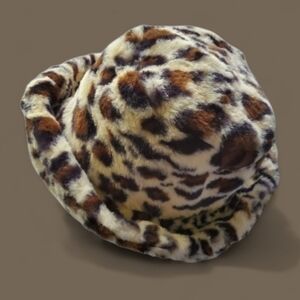 Chic Furry Leopard Print Bucket Hat